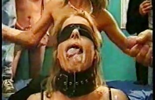 XXX लड़की मीना मिनट एक आदमी के हिंदी मूवी सेक्सी वीडियो सामने कूद