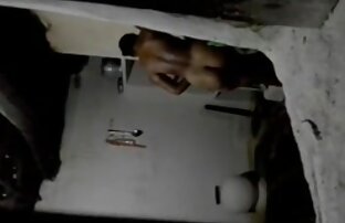 यात्री विमान सेक्सी वीडियो हिंदी में मूवी पर एक गंजे आदमी की उड़ान का पालन करते हैं और जहां तक उसने अपना सांप छोड़ा